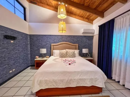 Bedroom with Queen bed in Casa de Campo