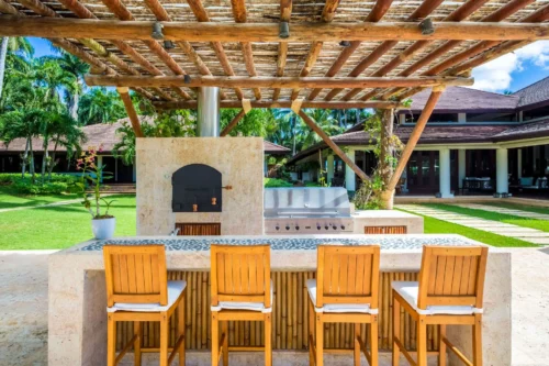 Outdoor dining area in Casa de Campo