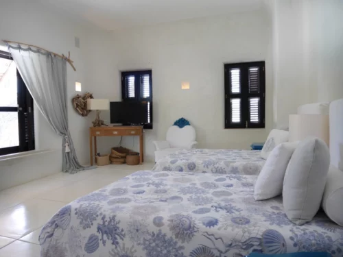 Luxury bedroom with 2 Doubles beds in Casa de Campo