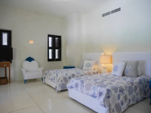 Luxury bedroom with 2 Queen beds in Casa de Campo