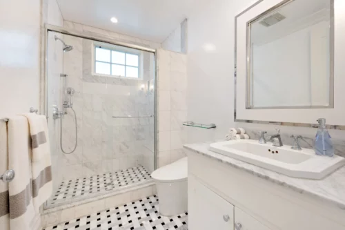 Beautiful bathrooms in a Top home in Los Angeles