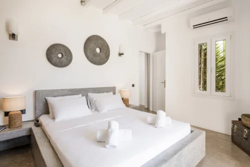 Luxury bedroom with Double bed in Mykonos