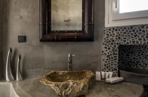 Luxury bathroom in private Home in Mykonos