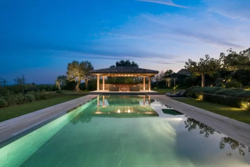 Home with swimming pool in the heart of St Tropez