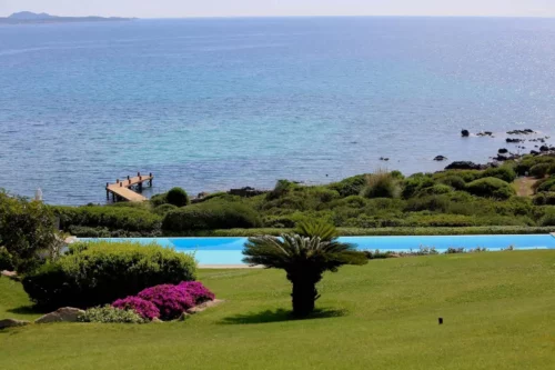 Infinity pool with seaview in Sardinia