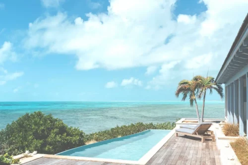 Infinity pool withBeachFront in Bahamas Caribbean