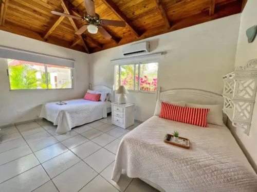 Comfortable bedroom with 2 Doubles beds in Casa de Campo