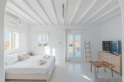 Luxury bedroom with Queen bed in Home In Mykonos