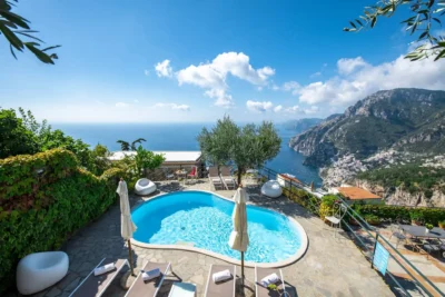 Infinity pool with ocean view in Positano