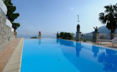 Infinity pool with ocean view in Positano